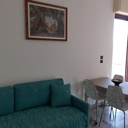 Casa Dusat In Accogliente Edificio Nel Centro Di Monforte Monforte dʼAlba Buitenkant foto